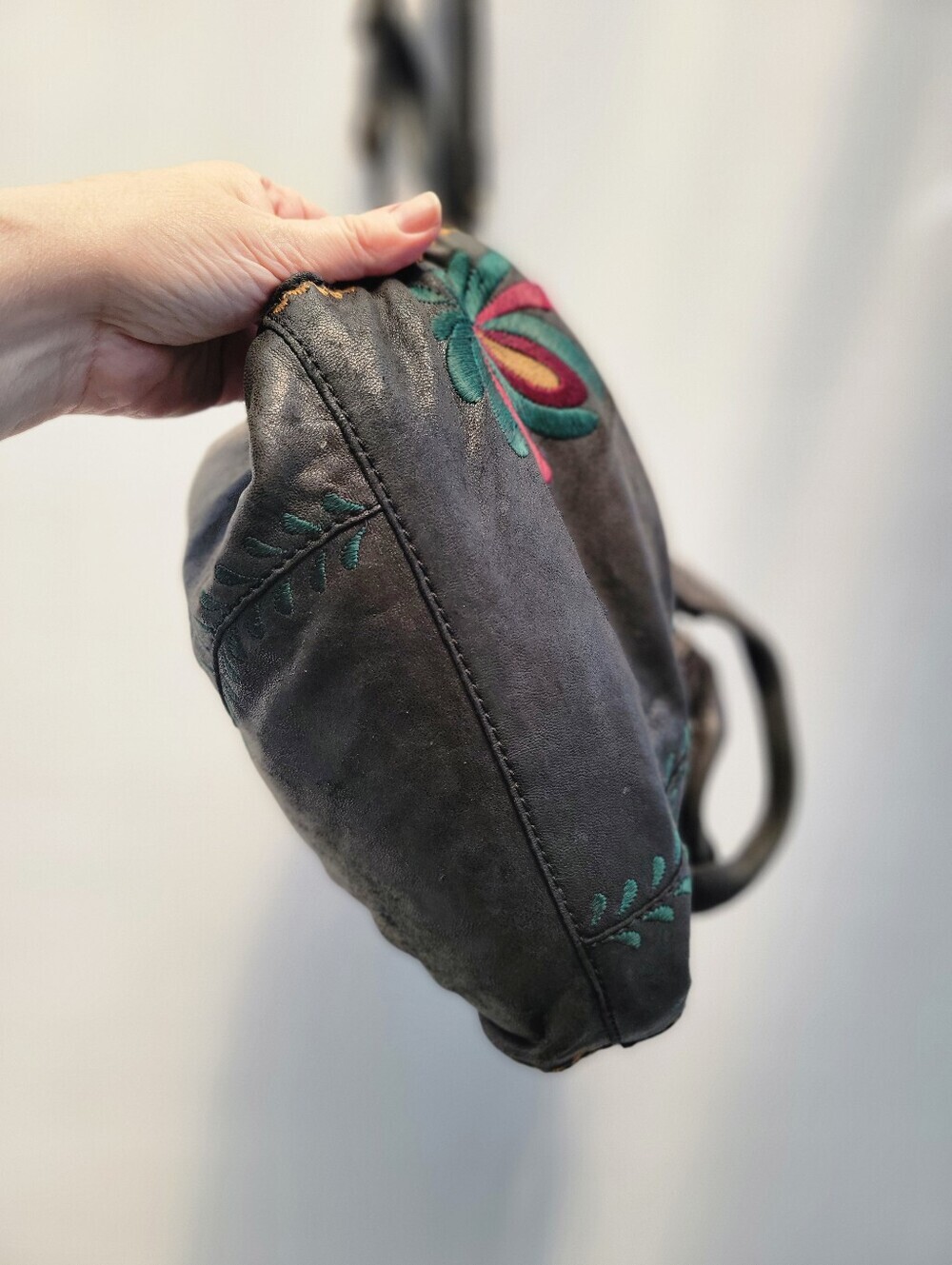 Lucky Brand Abbey Road Vintage Black Leather Hobo Bag Boho Embroidered Festival - Picture 8 of 15